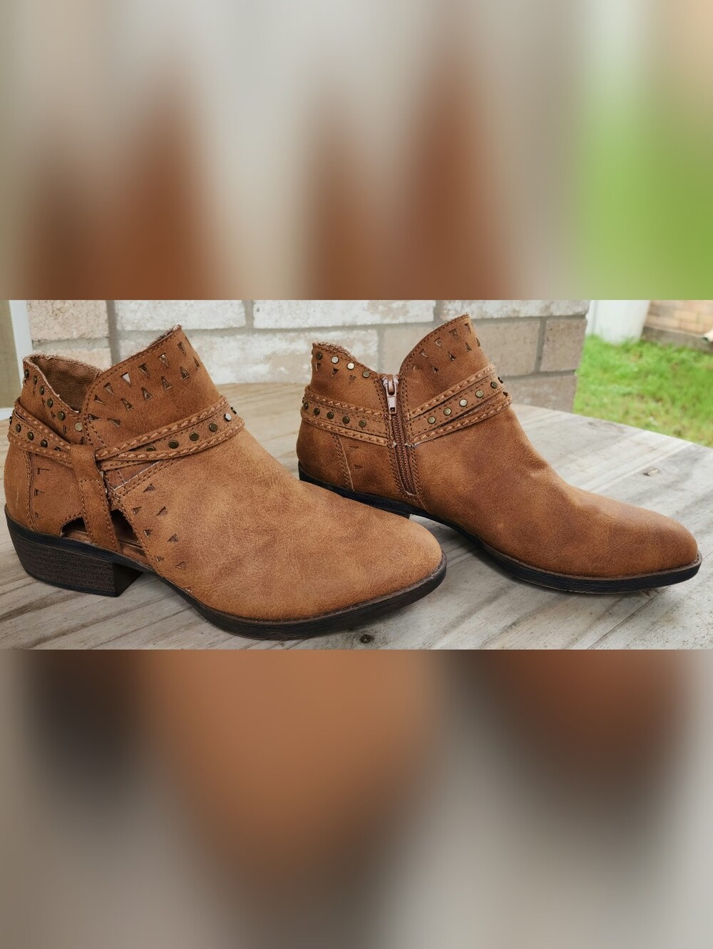SUGAR 10 Lorraine Tan Suede Cutout Ankle Booties Studded Strappy Western Boho EU